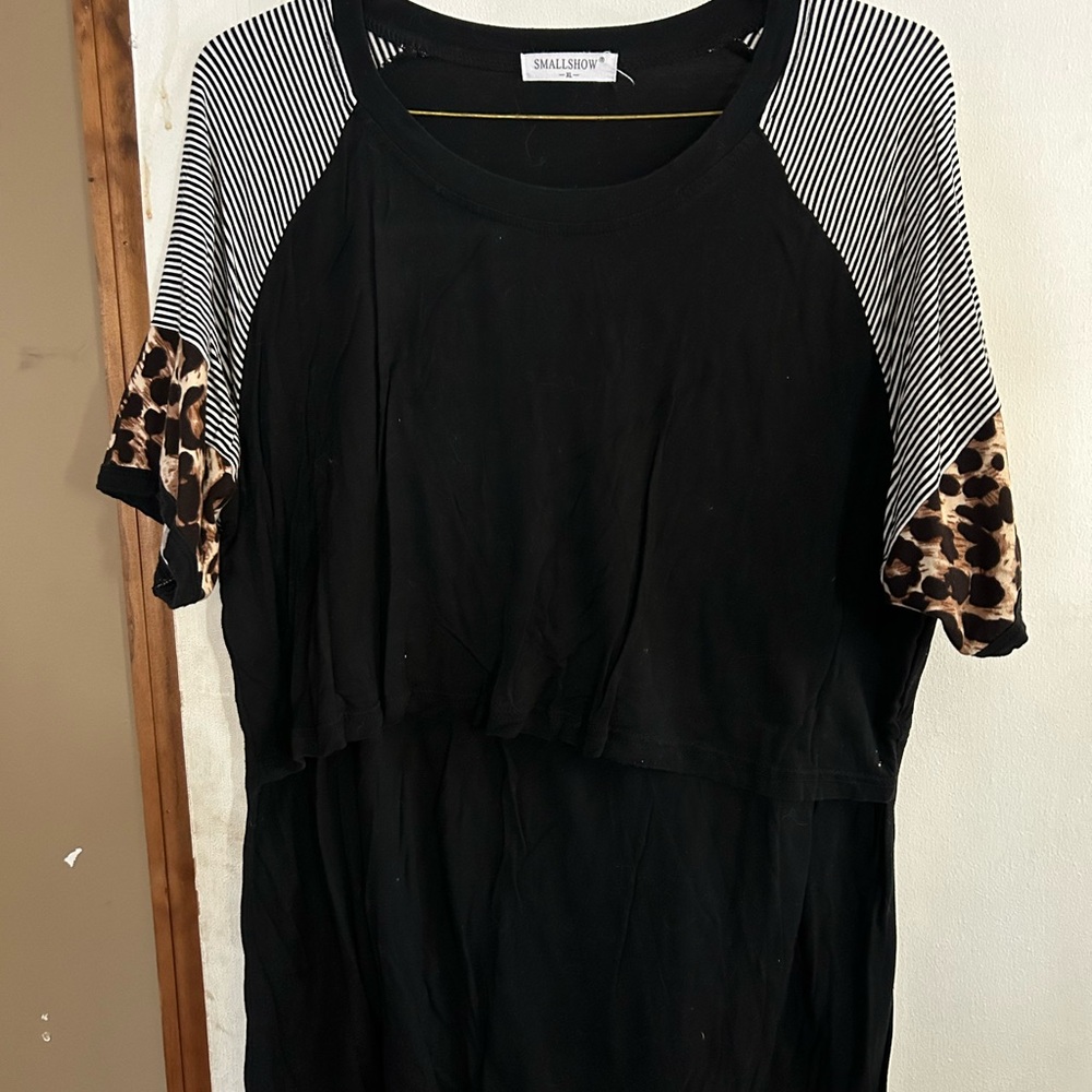 Smallshow Women’s Nursing Shirt, size XL.